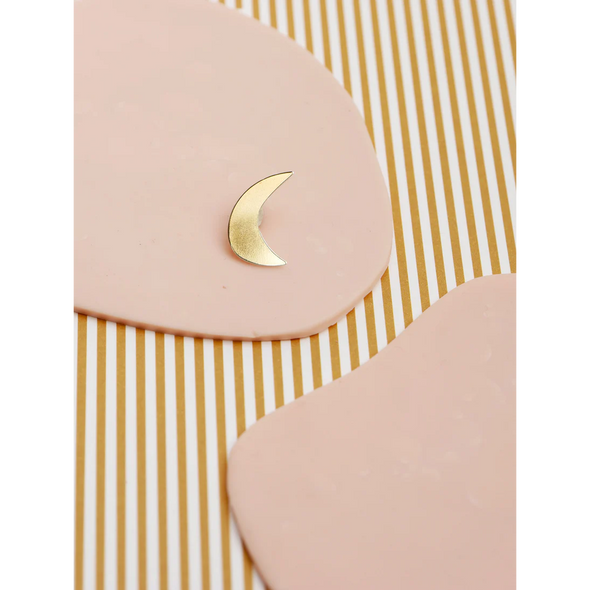 Pin's lune naïve