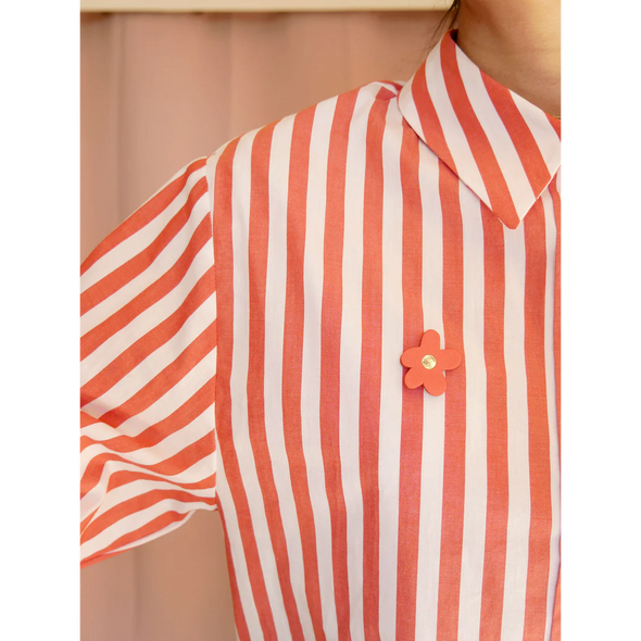 Barcelone - Pin's fleur en cuir rose