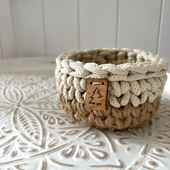 Petit panier en crochet beige
