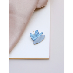 Hana - Pin's en cuir bleu brillant