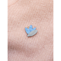 Hana - Pin's en cuir bleu brillant