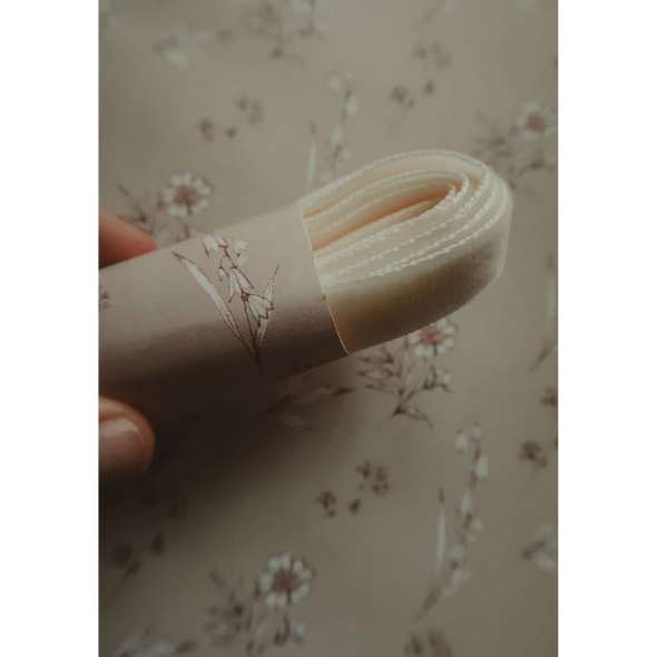 Ruban de velours blanc pur