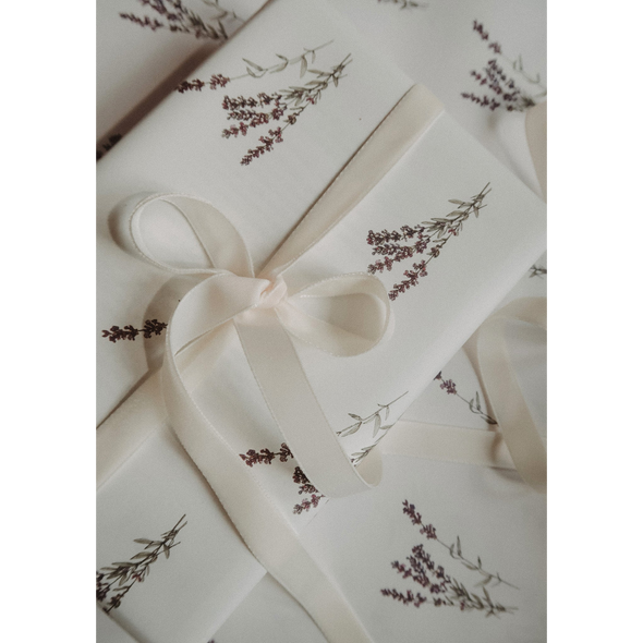 Ruban de velours blanc pur