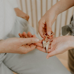 Porte-clés en bois - Super Marraine