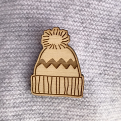 Pin's en bois - Bonnet