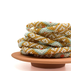 Bracelet népalais Turquoise, doré, blanc, corail