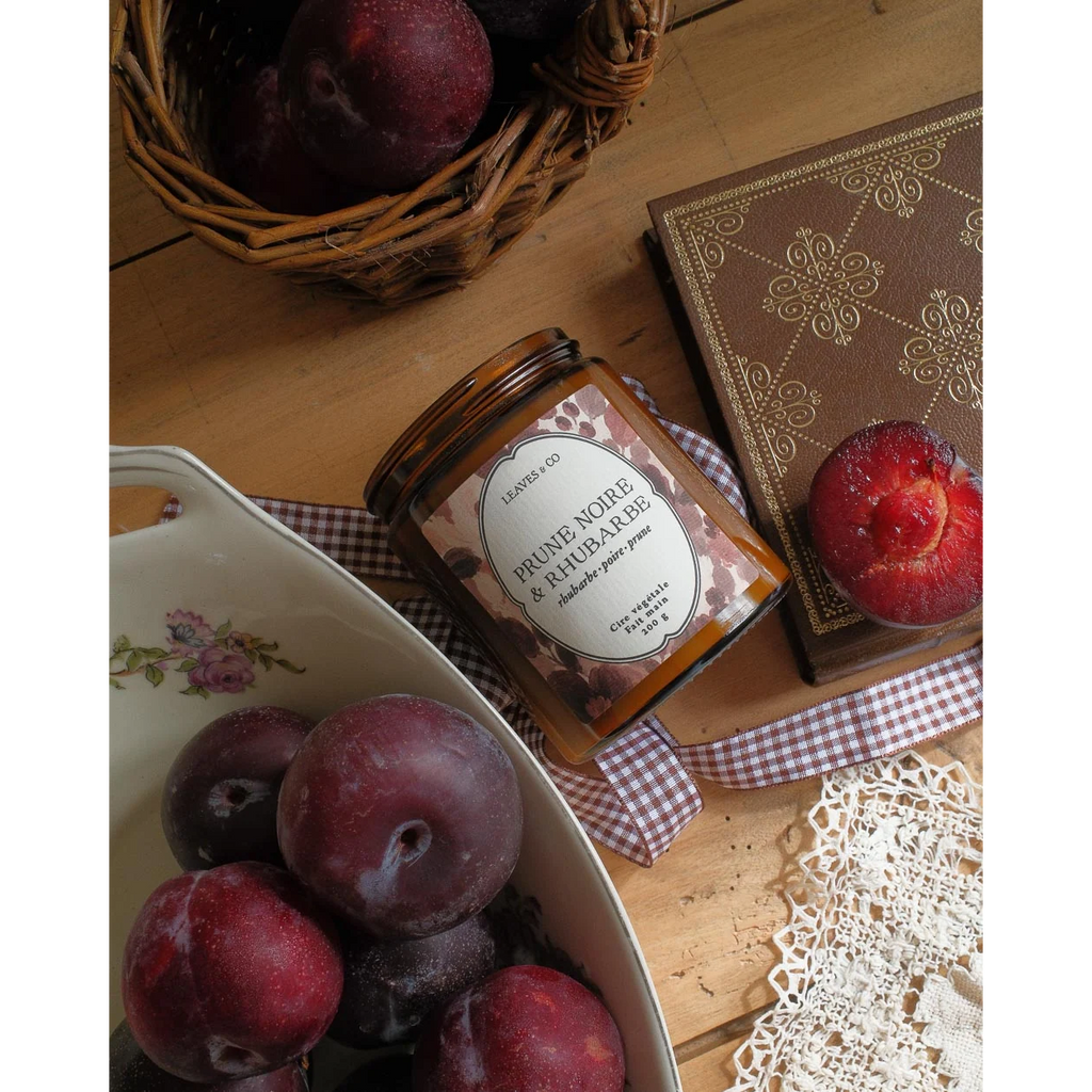 Bougie parfumée artisanale cire végétale - Prune Noire & Rhubarbe