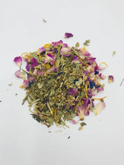 Thé de bain botanique pour le post-partum